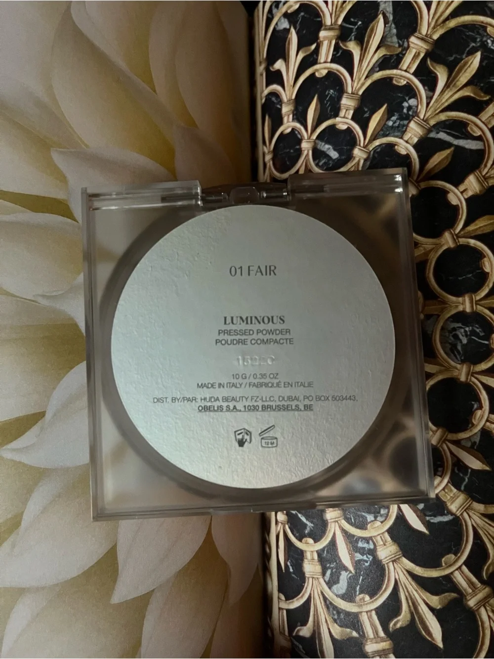 GLOWISH by Huda Beauty Luminous Pressed Powder